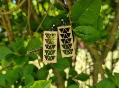 Dřevěné náušnice obdelník s trojúhelníky