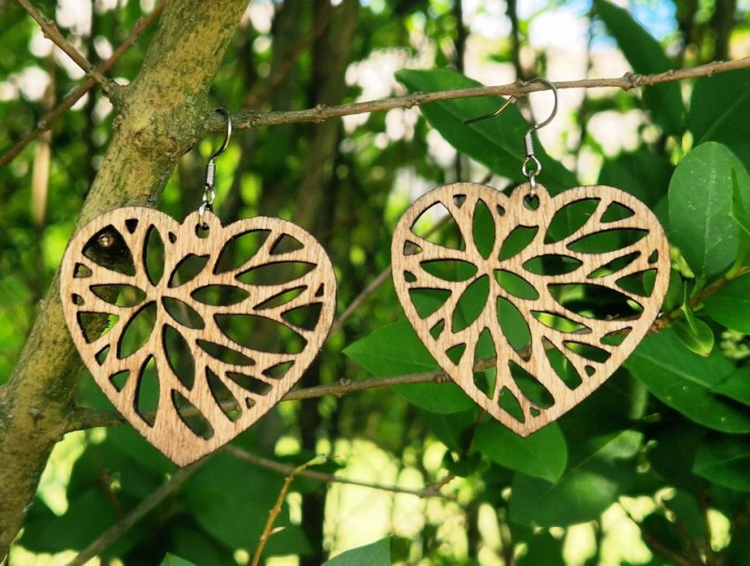 dřevěné náušnice srdce vzor 3
