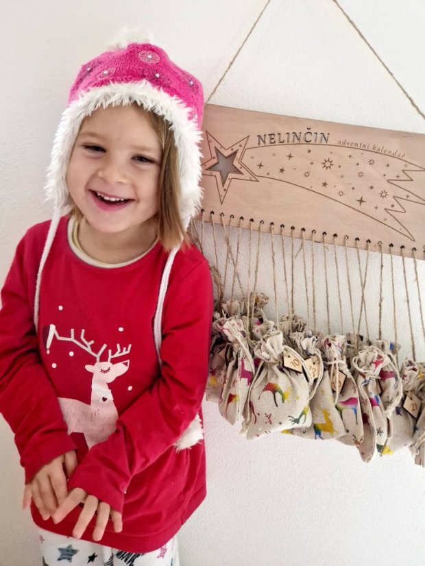 Dřevěný adventní kalendář