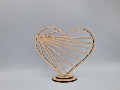 Dřevěné srdce se stojánkem