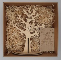 Strom na šperky nebo peníze v dárkové krabici