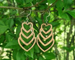 Dřevěné náušnice 4 srdce